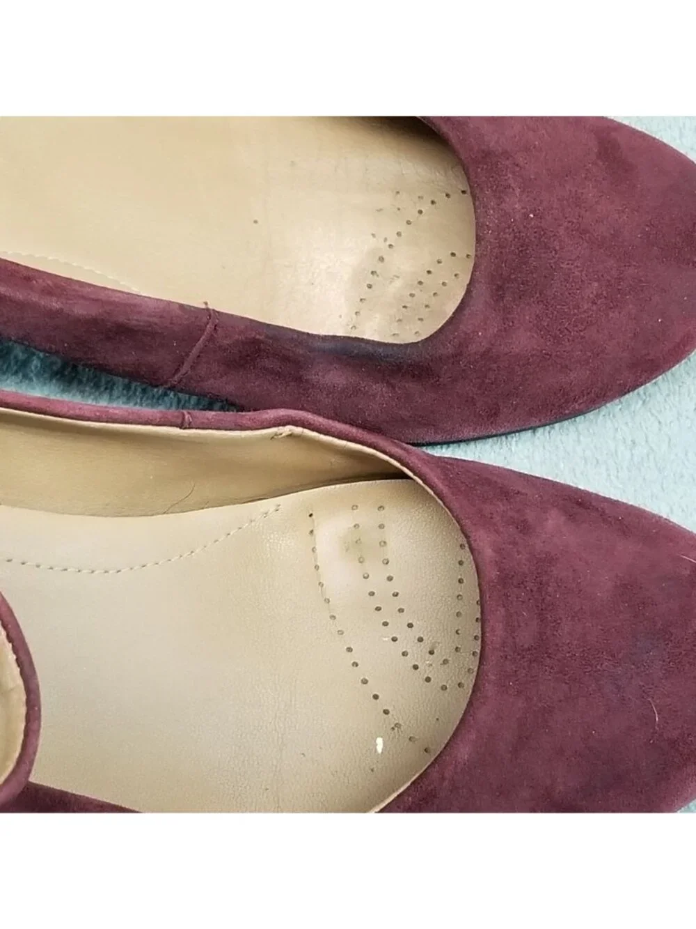Clarks Shoes Womens Size 7.5 Burgundy Red Suede Ankle Strap Wedge *Read*